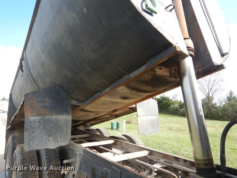 image for item DH6191 1986 Western Star 4900 dump truck