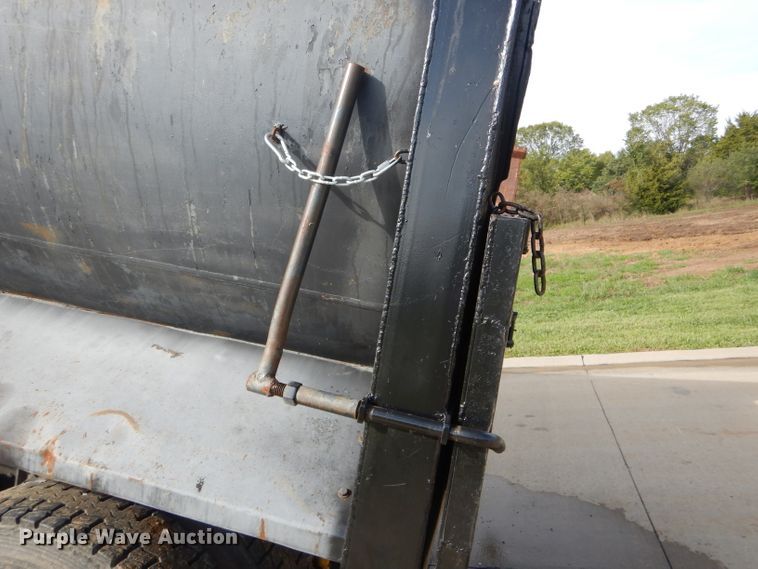 image for item DH6191 1986 Western Star 4900 dump truck