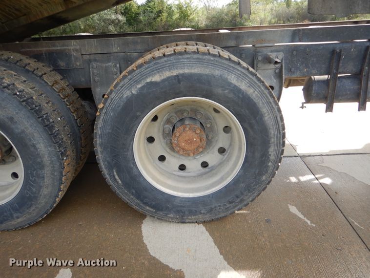 image for item DH6191 1986 Western Star 4900 dump truck