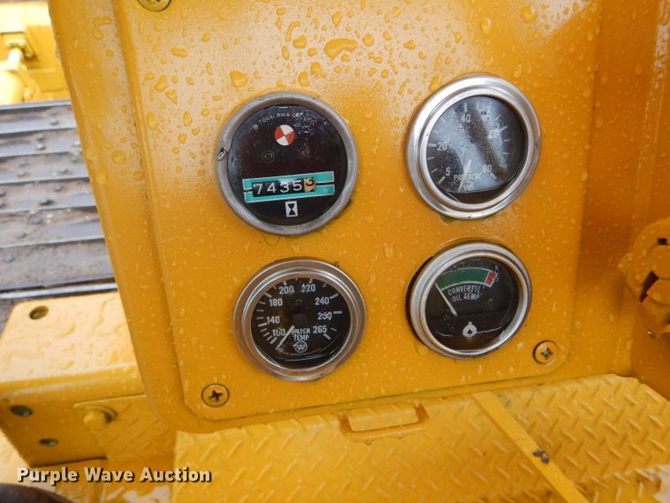 image for item DH6231 1985 Komatsu D65P-8 dozer