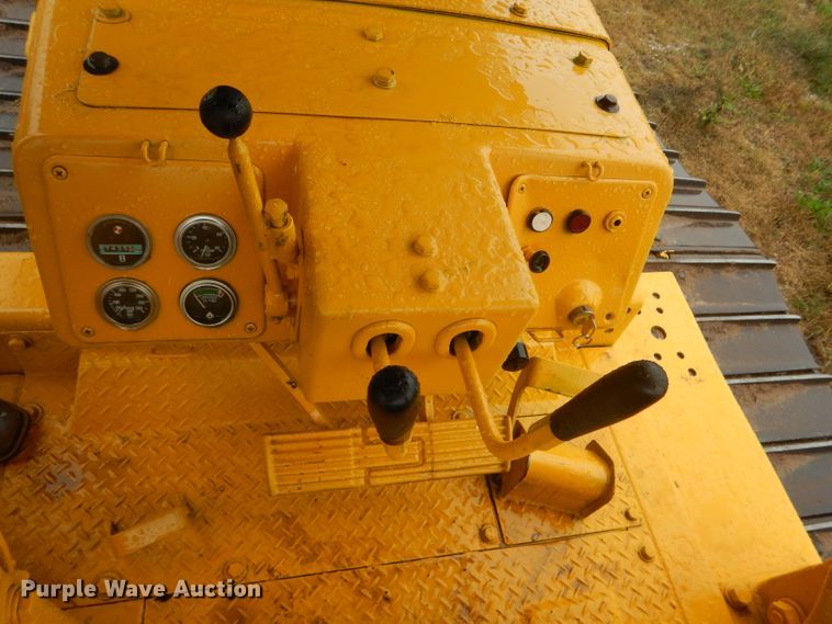 image for item DH6231 1985 Komatsu D65P-8 dozer