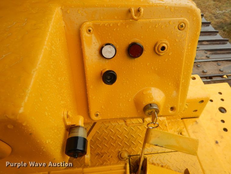 image for item DH6231 1985 Komatsu D65P-8 dozer