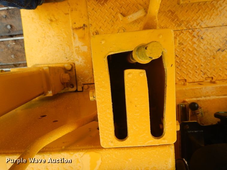 image for item DH6231 1985 Komatsu D65P-8 dozer