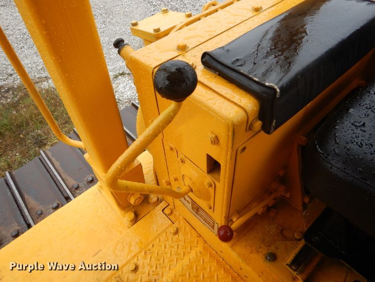 image for item DH6231 1985 Komatsu D65P-8 dozer