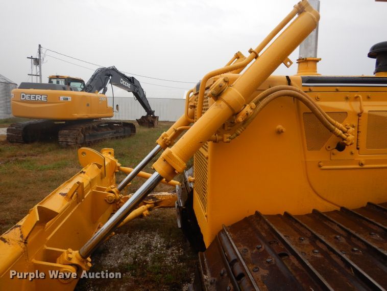 image for item DH6231 1985 Komatsu D65P-8 dozer