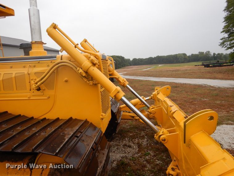 image for item DH6231 1985 Komatsu D65P-8 dozer