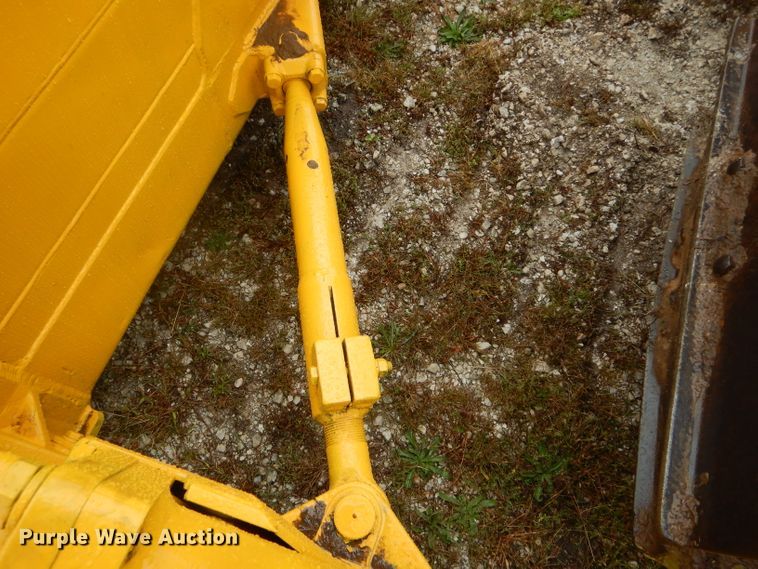image for item DH6231 1985 Komatsu D65P-8 dozer