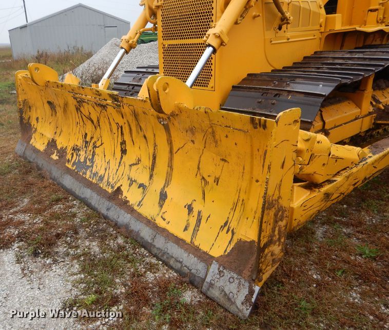 image for item DH6231 1985 Komatsu D65P-8 dozer