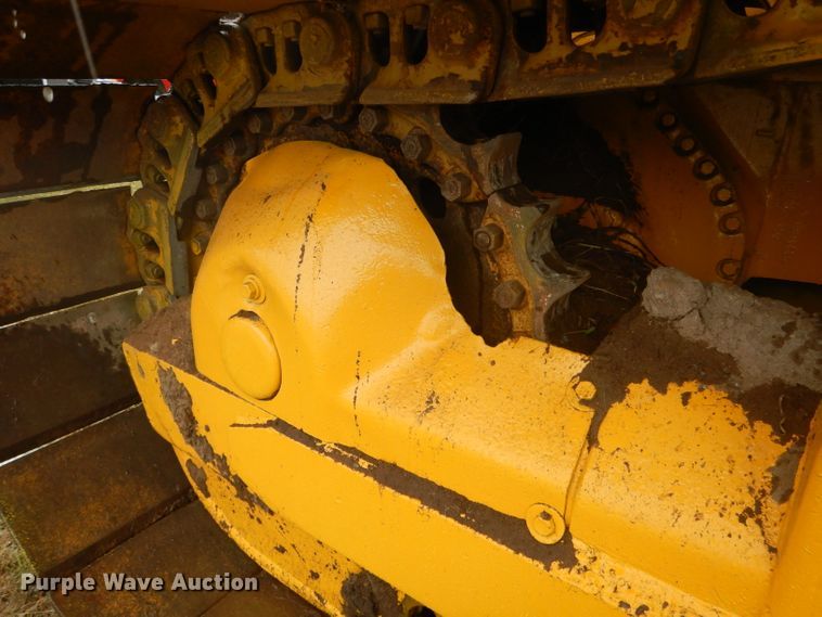 image for item DH6231 1985 Komatsu D65P-8 dozer