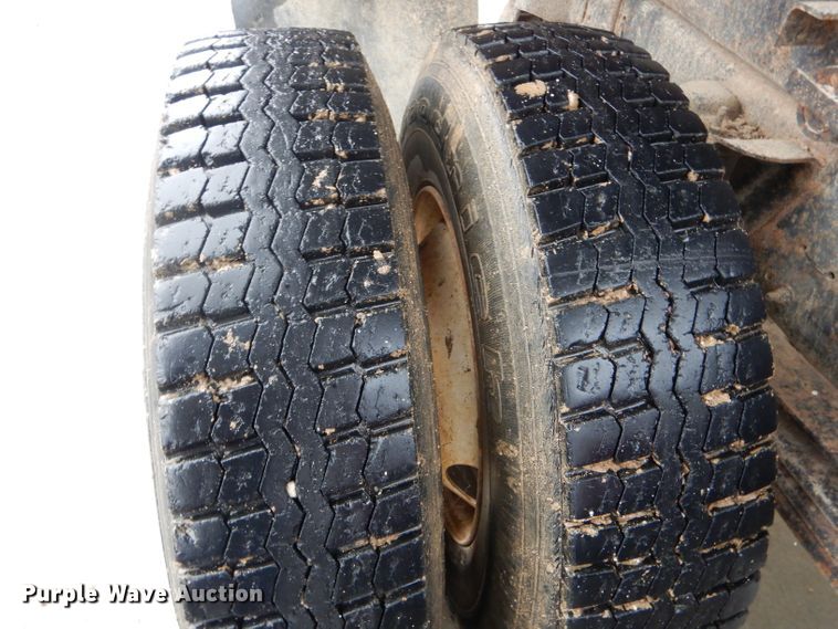 image for item DH6232 1996 GMC TopKick C6500 dump truck