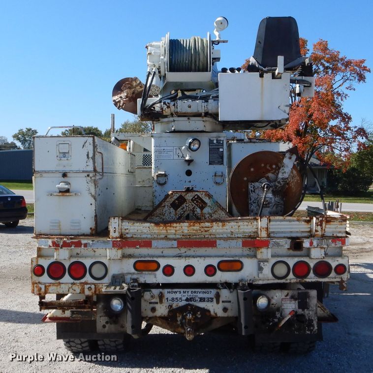 image for item DH6238 2002 International 4300 digger derrick truck