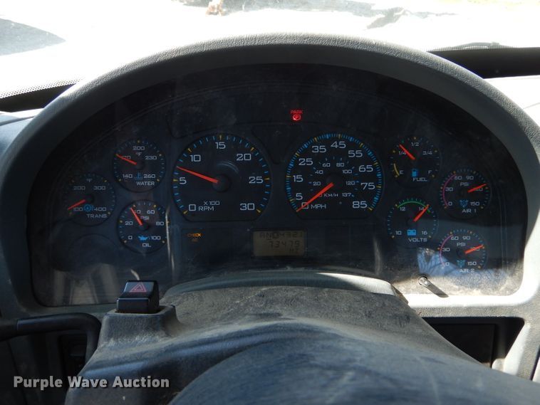 image for item DH6238 2002 International 4300 digger derrick truck