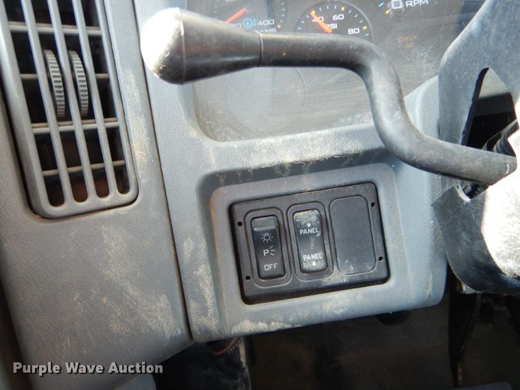 image for item DH6238 2002 International 4300 digger derrick truck