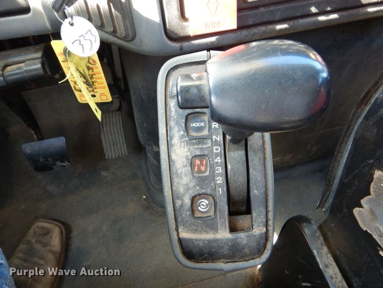 image for item DH6238 2002 International 4300 digger derrick truck