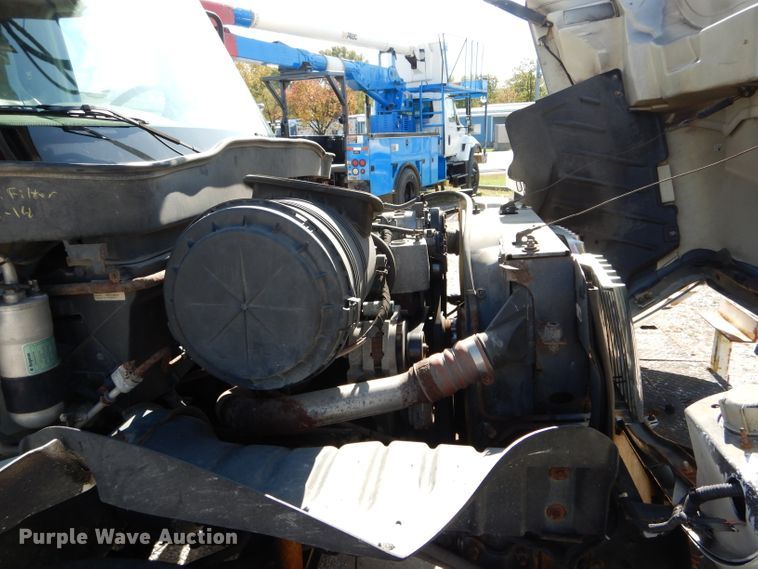 image for item DH6238 2002 International 4300 digger derrick truck