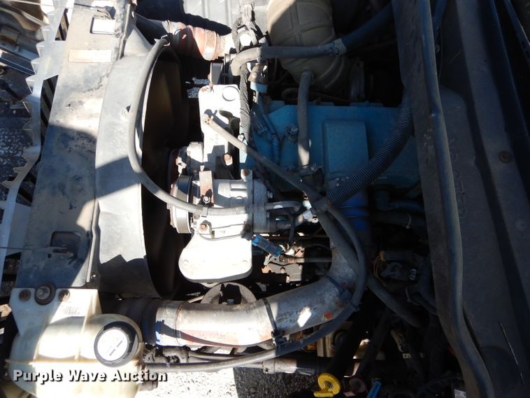 image for item DH6238 2002 International 4300 digger derrick truck