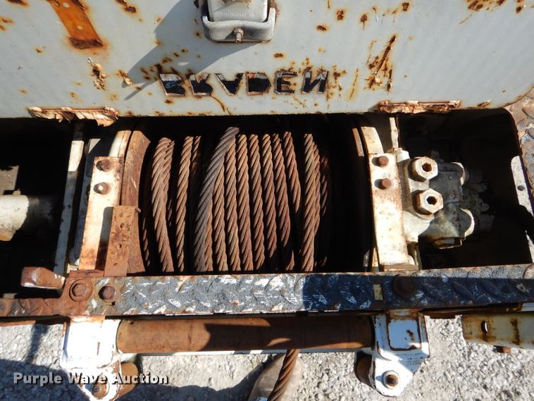 image for item DH6238 2002 International 4300 digger derrick truck