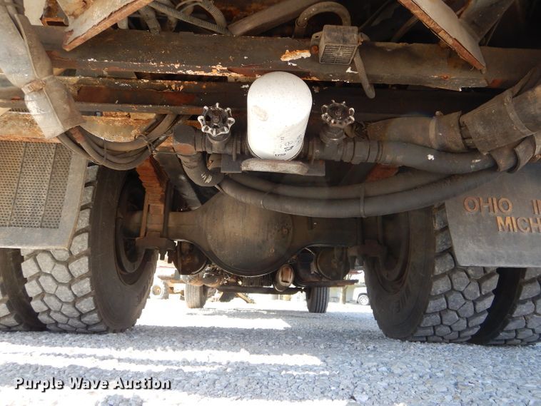 image for item DH6238 2002 International 4300 digger derrick truck