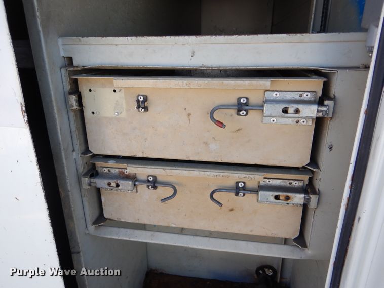 image for item DH6238 2002 International 4300 digger derrick truck