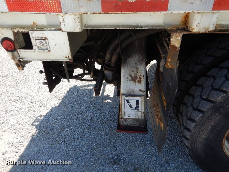 image for item DH6238 2002 International 4300 digger derrick truck