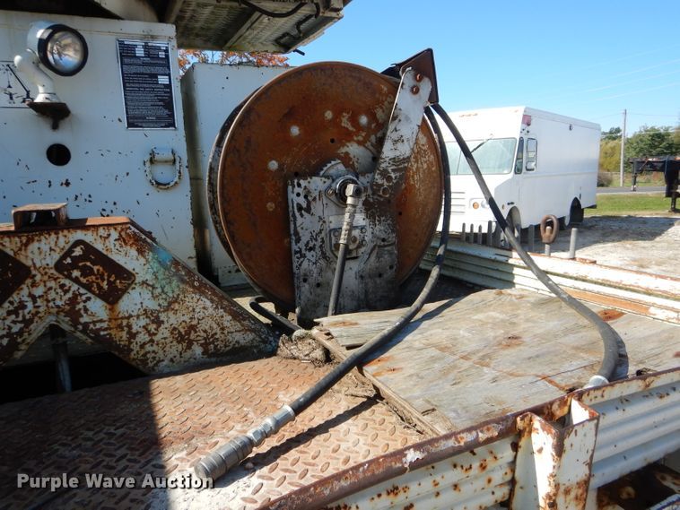 image for item DH6238 2002 International 4300 digger derrick truck