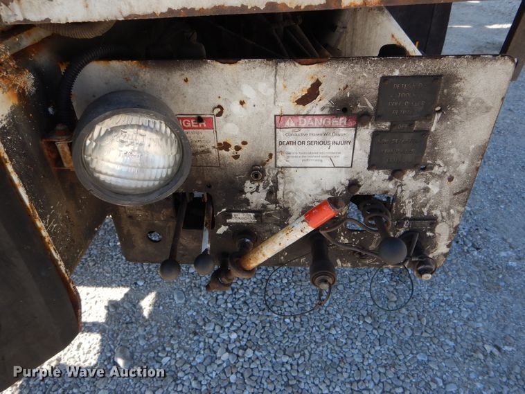 image for item DH6238 2002 International 4300 digger derrick truck