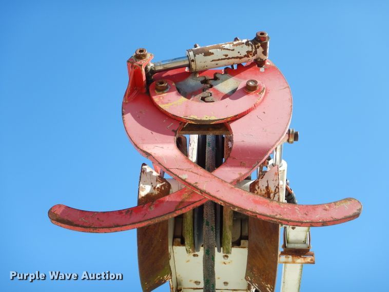 image for item DH6238 2002 International 4300 digger derrick truck