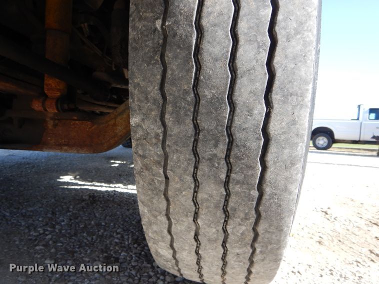 image for item DH6238 2002 International 4300 digger derrick truck