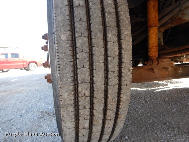 image for item DH6238 2002 International 4300 digger derrick truck