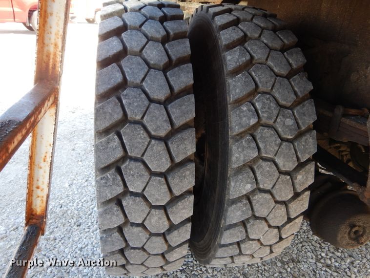 image for item DH6238 2002 International 4300 digger derrick truck