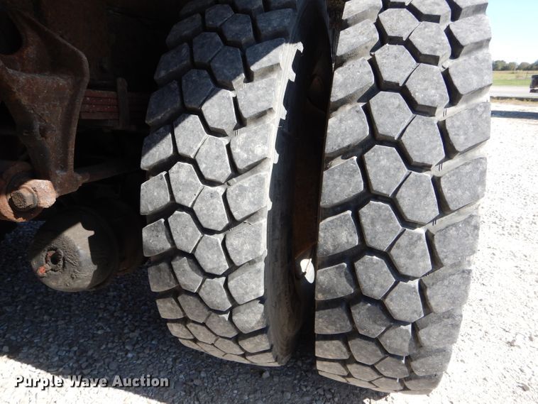 image for item DH6238 2002 International 4300 digger derrick truck