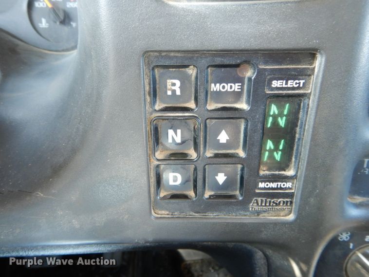 image for item DH6240 2009 GMC C7500 service truck