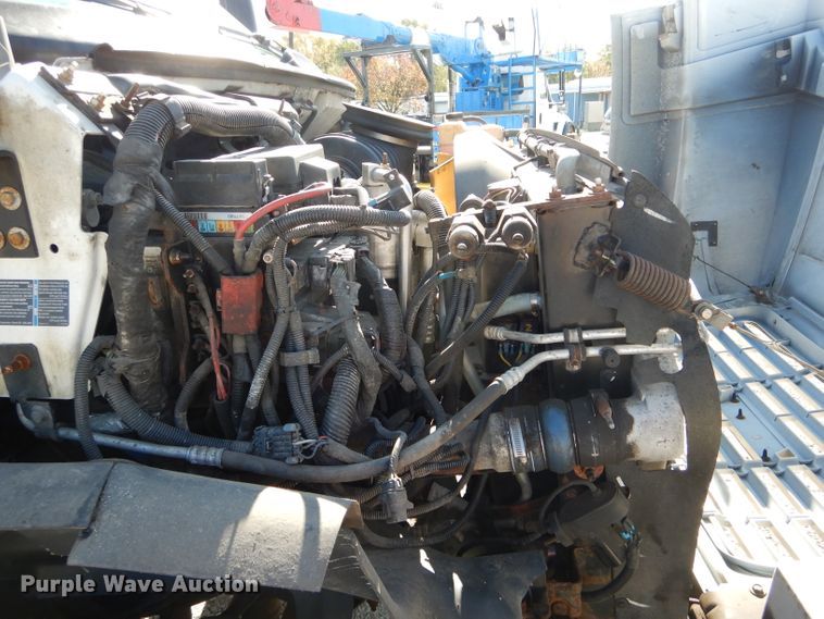 image for item DH6240 2009 GMC C7500 service truck