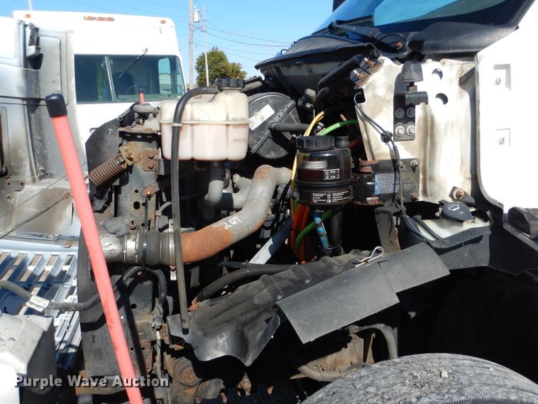 image for item DH6240 2009 GMC C7500 service truck