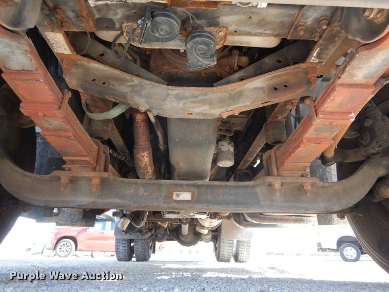 image for item DH6240 2009 GMC C7500 service truck