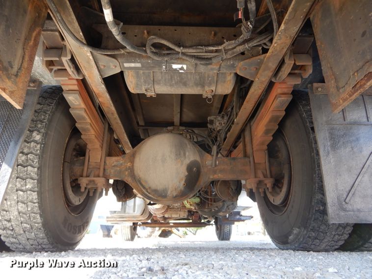 image for item DH6240 2009 GMC C7500 service truck