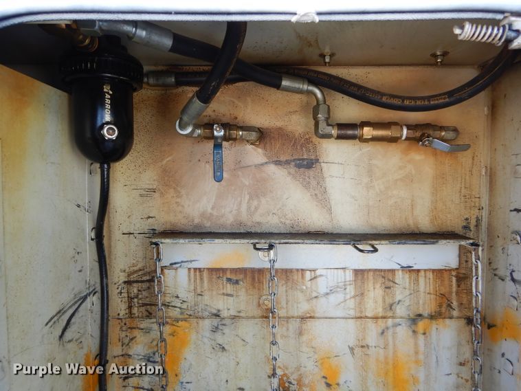 image for item DH6240 2009 GMC C7500 service truck