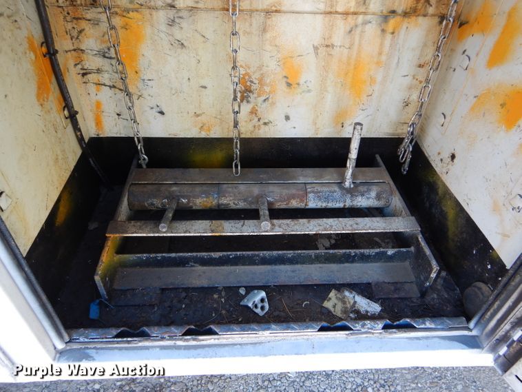 image for item DH6240 2009 GMC C7500 service truck