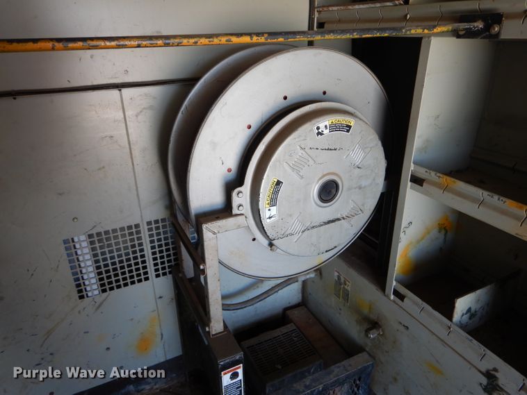 image for item DH6240 2009 GMC C7500 service truck