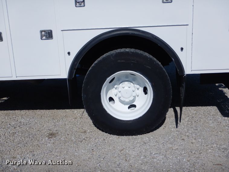 image for item DH6240 2009 GMC C7500 service truck