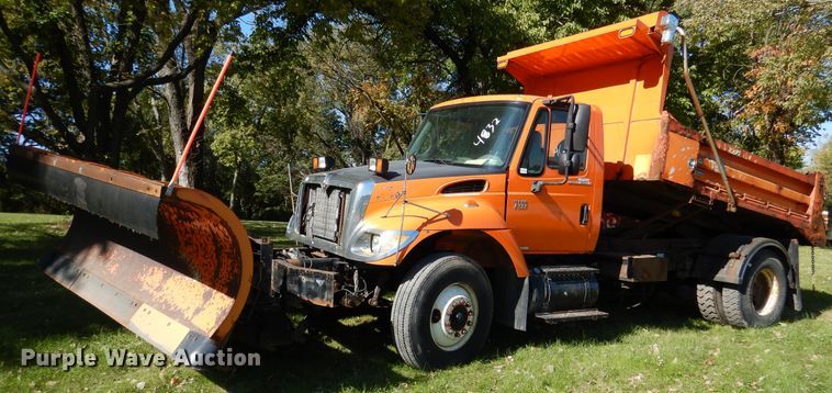 image for item EK9095 2006 International 7400 dump truck