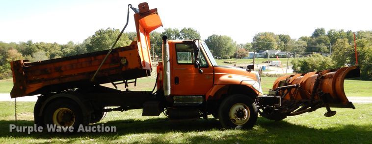 image for item EK9095 2006 International 7400 dump truck