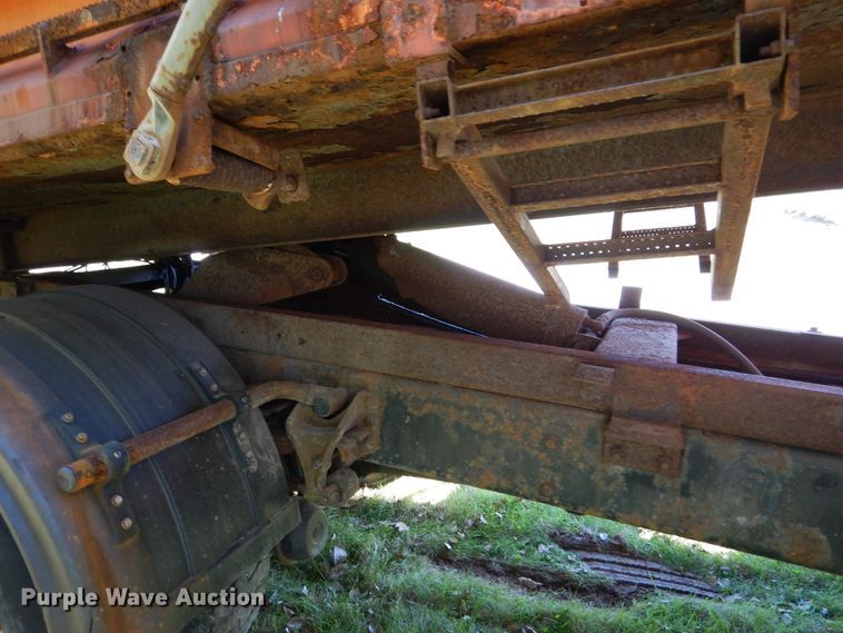 image for item EK9095 2006 International 7400 dump truck