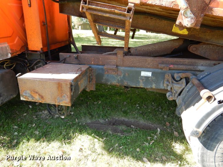 image for item EK9095 2006 International 7400 dump truck