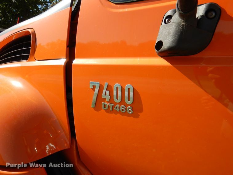 image for item EK9095 2006 International 7400 dump truck