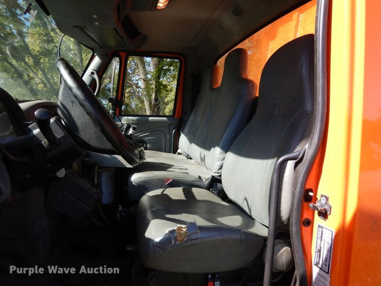 image for item EK9095 2006 International 7400 dump truck