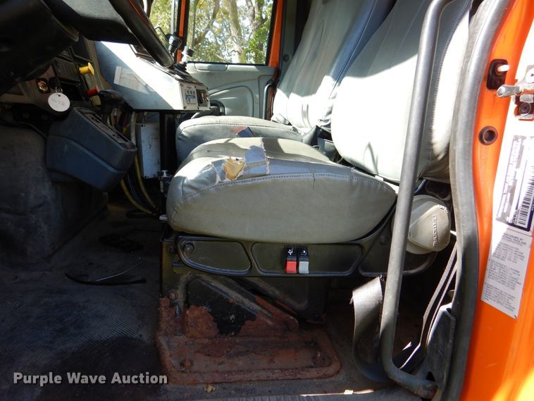 image for item EK9095 2006 International 7400 dump truck