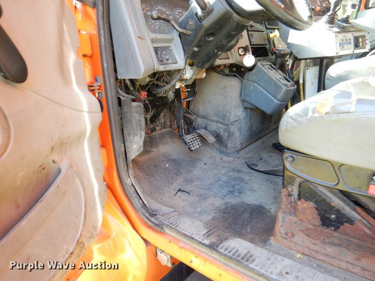 image for item EK9095 2006 International 7400 dump truck