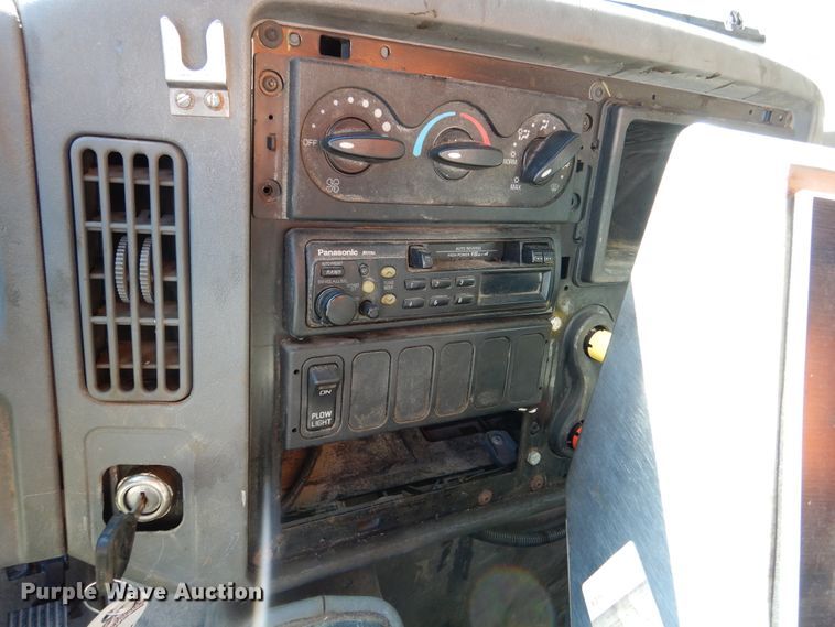 image for item EK9095 2006 International 7400 dump truck