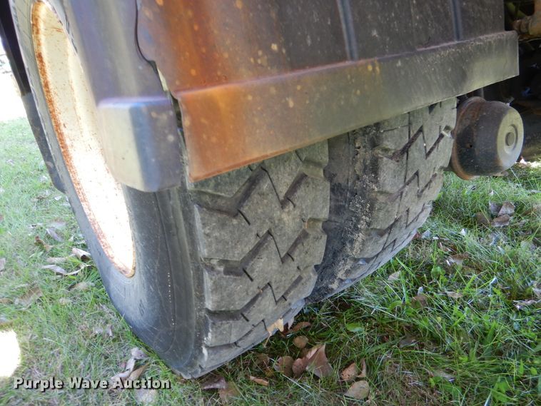 image for item EK9095 2006 International 7400 dump truck